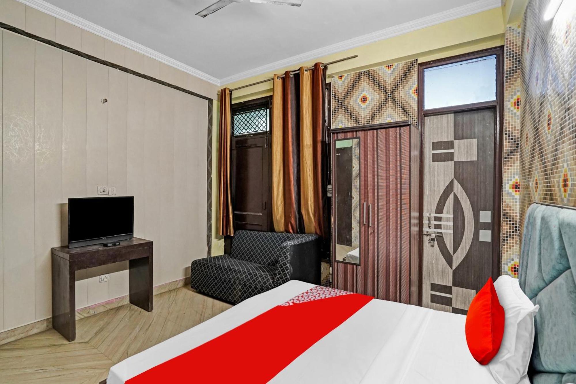Hotel O Park View Ноида Екстериор снимка