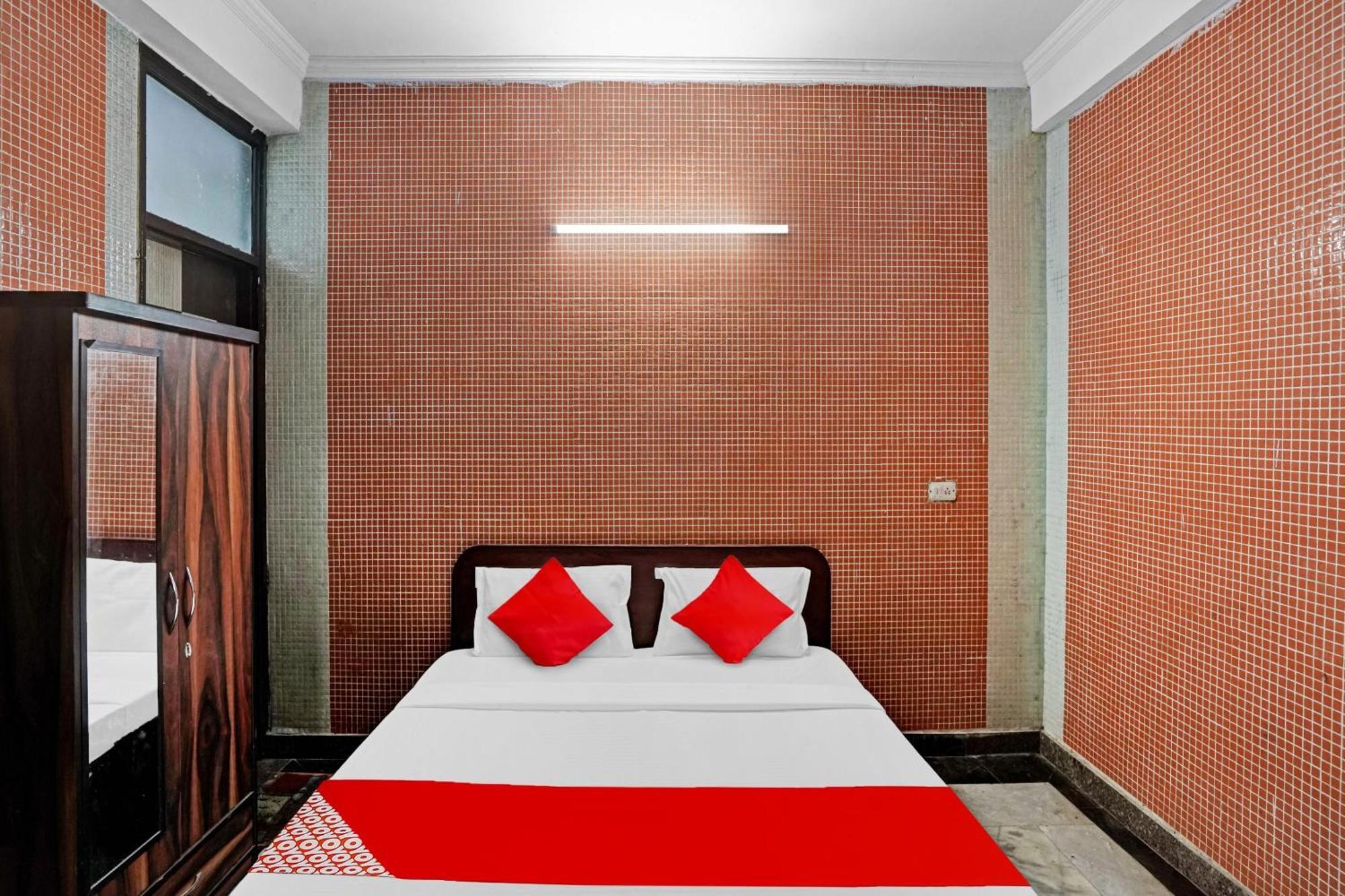 Hotel O Park View Ноида Екстериор снимка