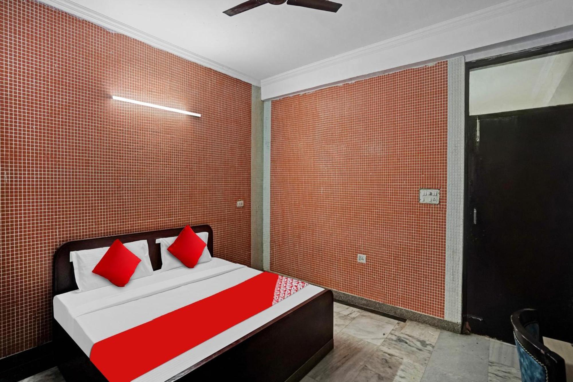 Hotel O Park View Ноида Екстериор снимка