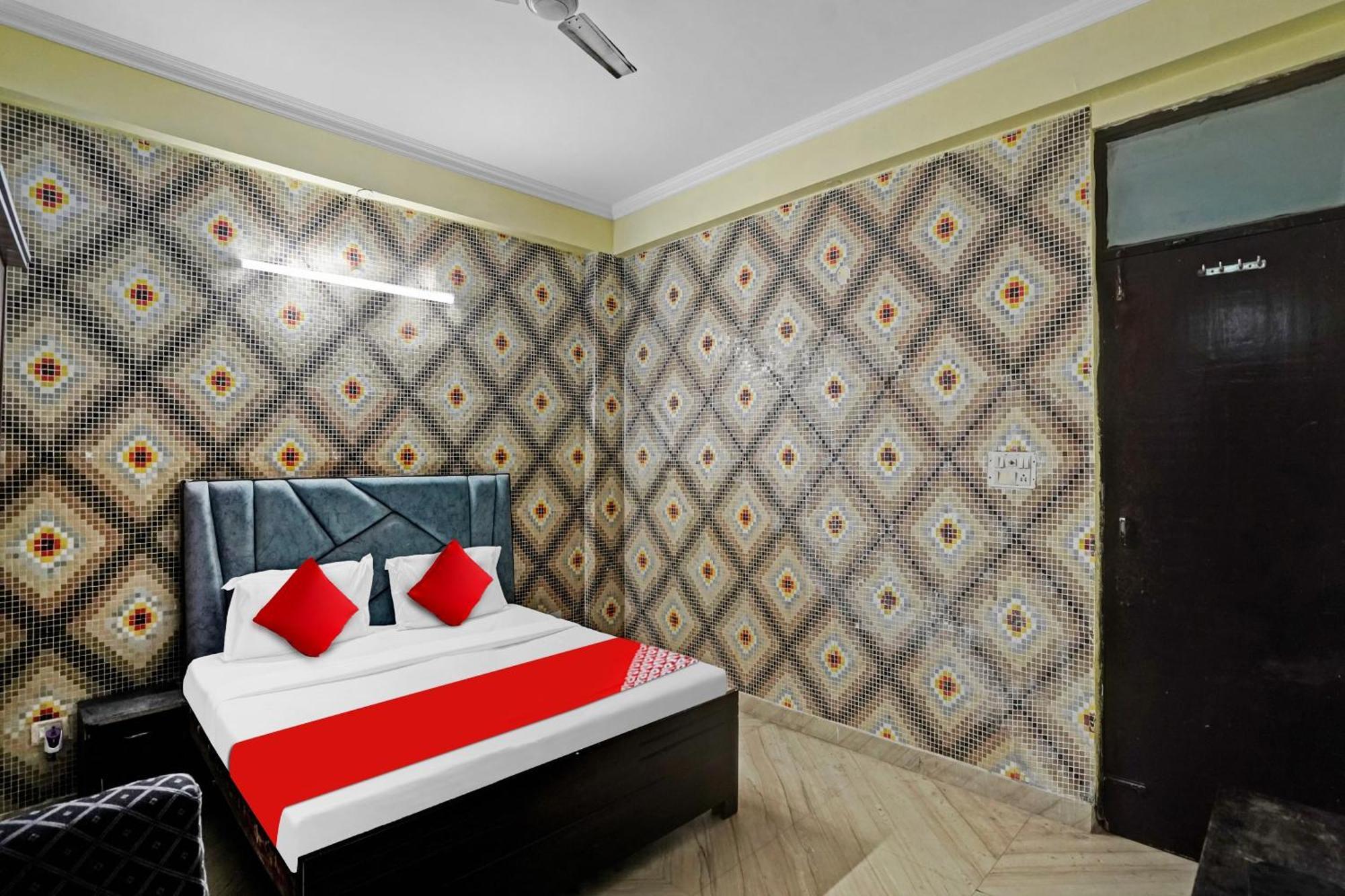 Hotel O Park View Ноида Екстериор снимка
