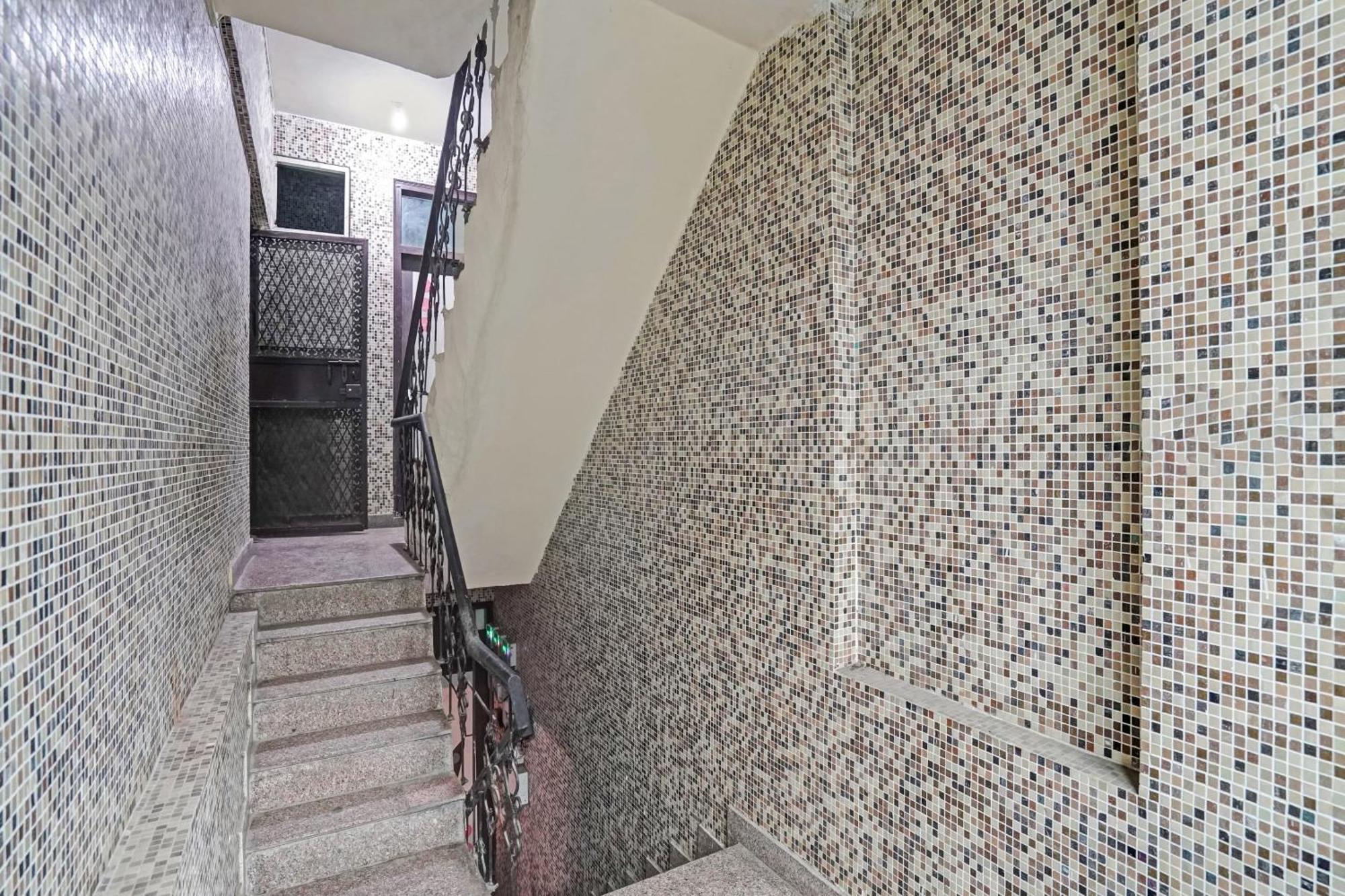 Hotel O Park View Ноида Екстериор снимка