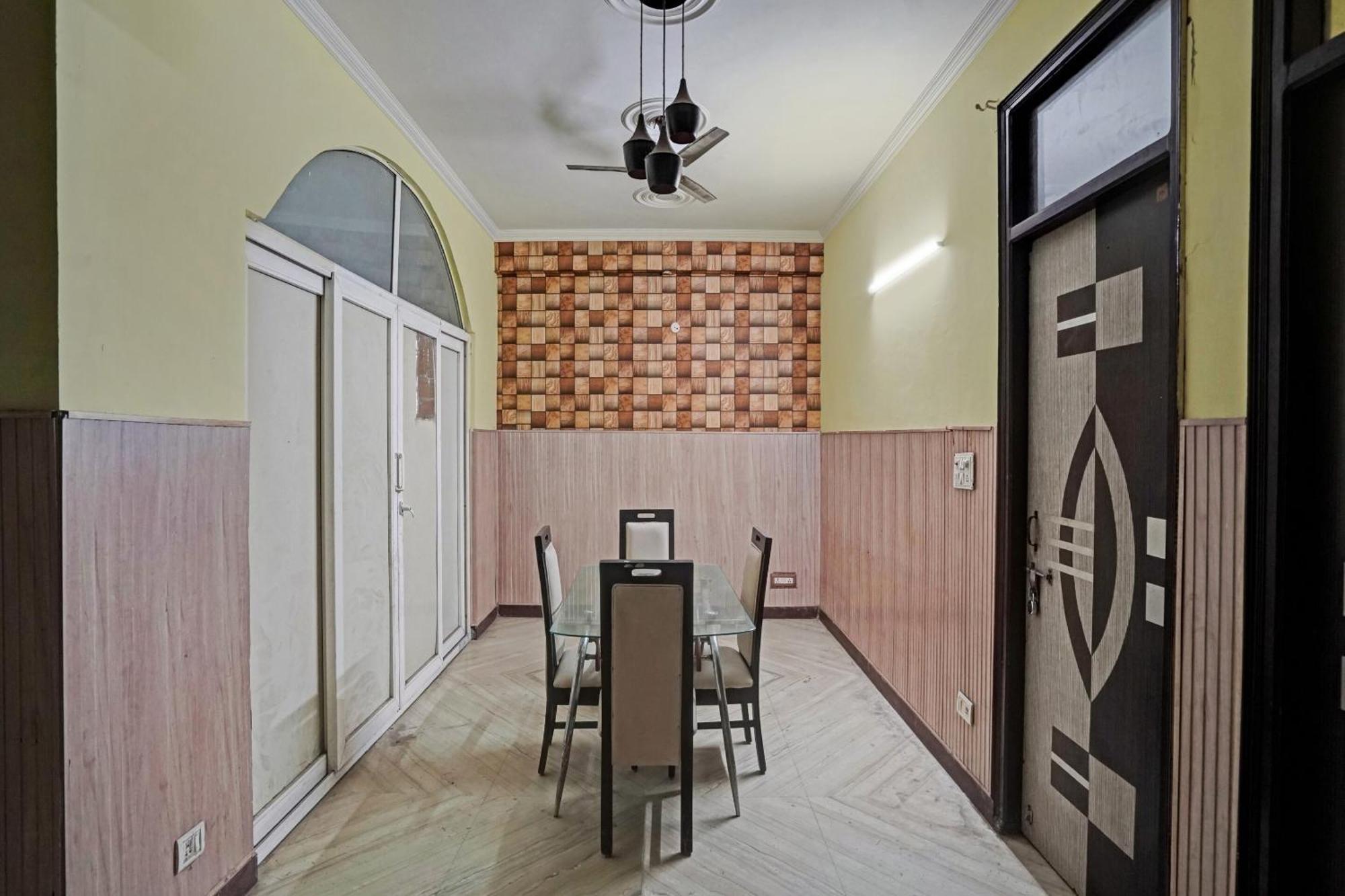 Hotel O Park View Ноида Екстериор снимка
