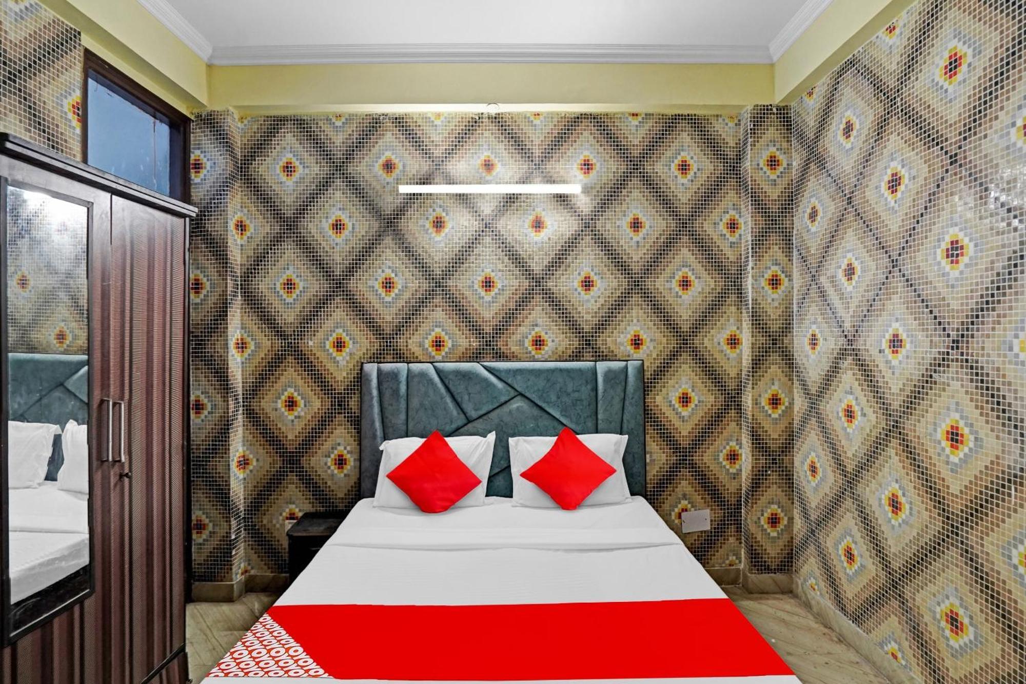 Hotel O Park View Ноида Екстериор снимка